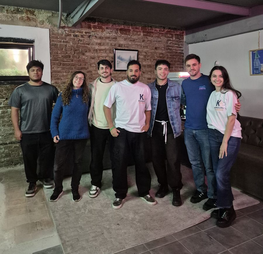 Alumnos de Kingual en un encuentro presencial